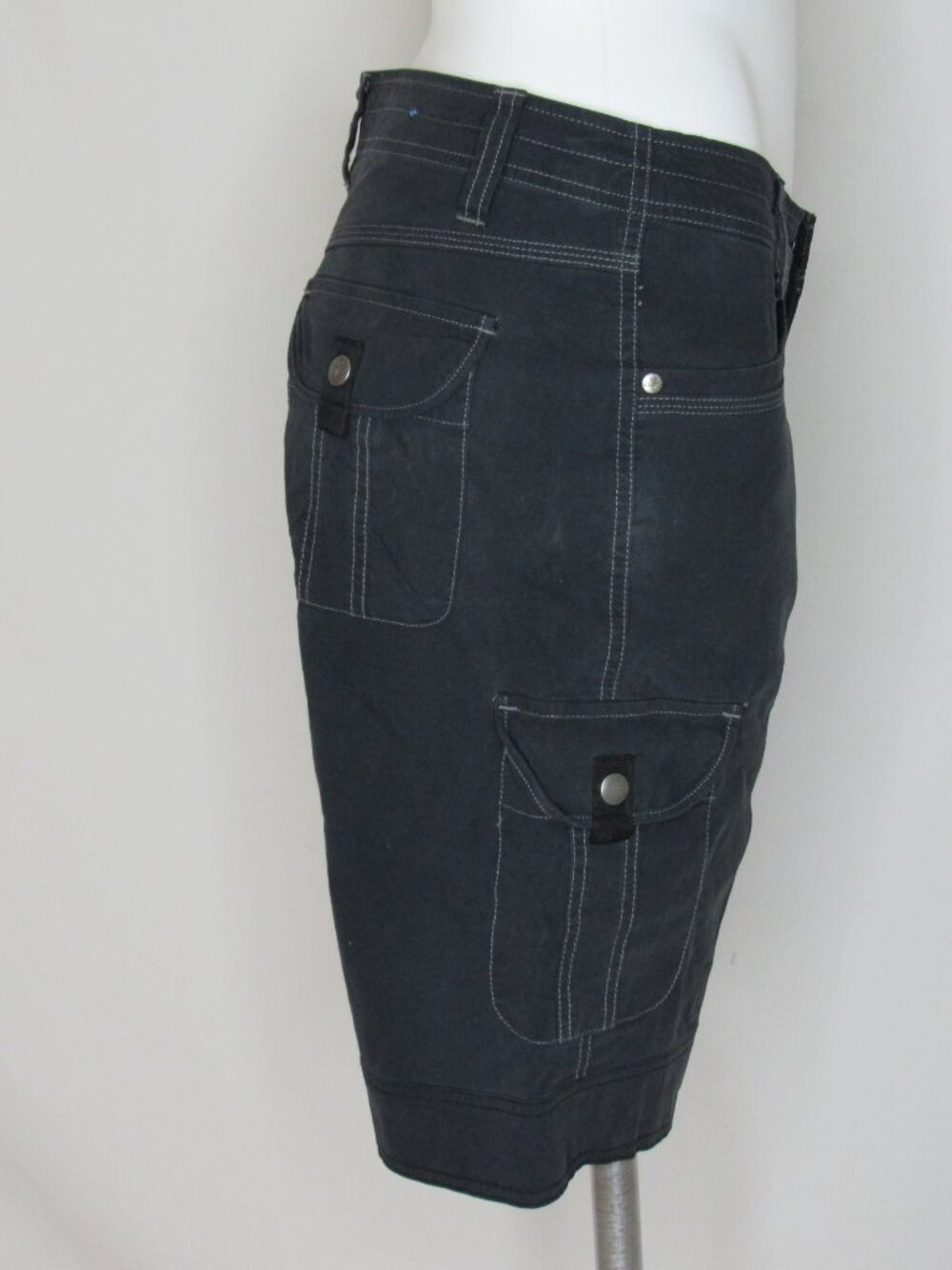Kuhl Navy Blue Vintage Patina Dye Cargo Shorts 11" Women's 6 - Picture 5 of 10